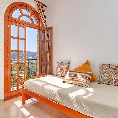 Holiday home Cabrera La Garnatilla